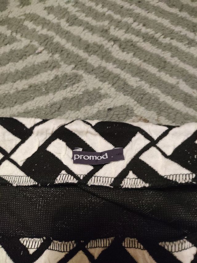 Falda de mujer estirable.