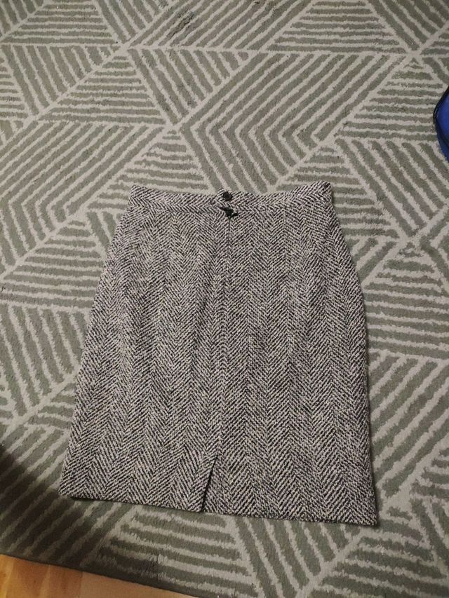 Falda de lana de mujer.