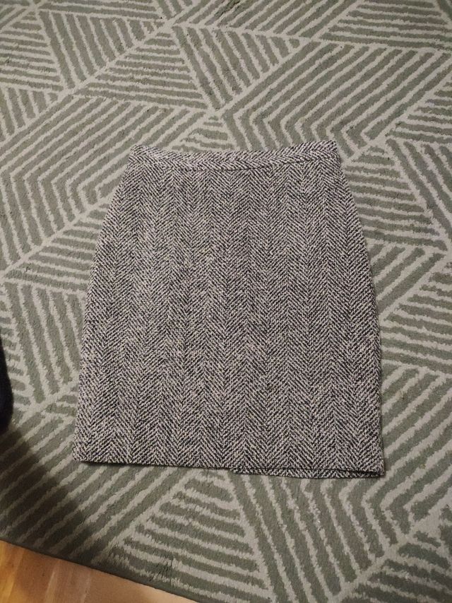 Falda de lana de mujer.