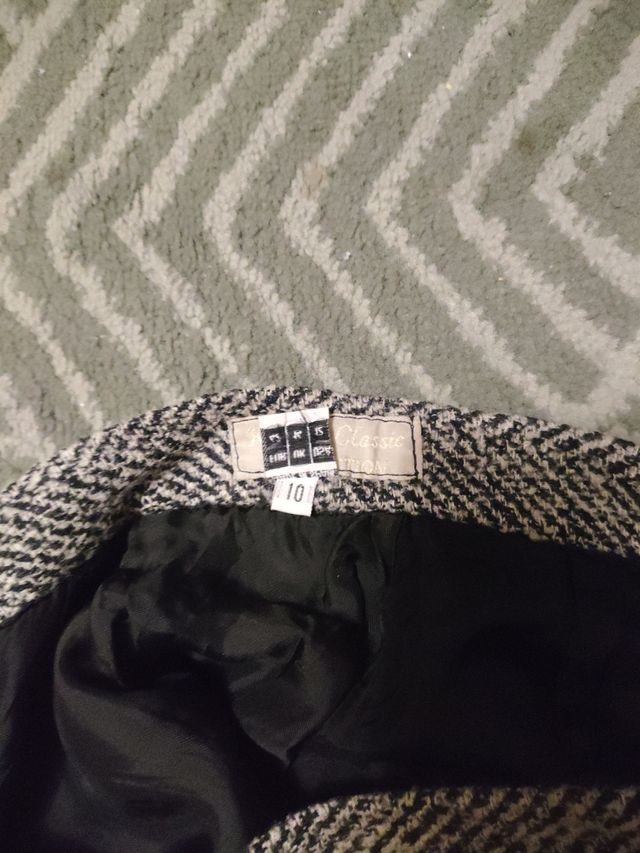 Falda de lana de mujer.