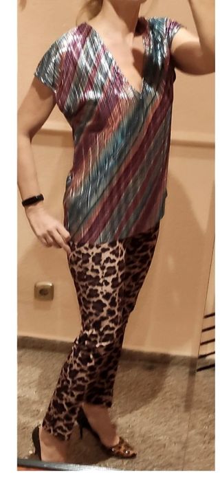 Blusa con brillos multicolores S 