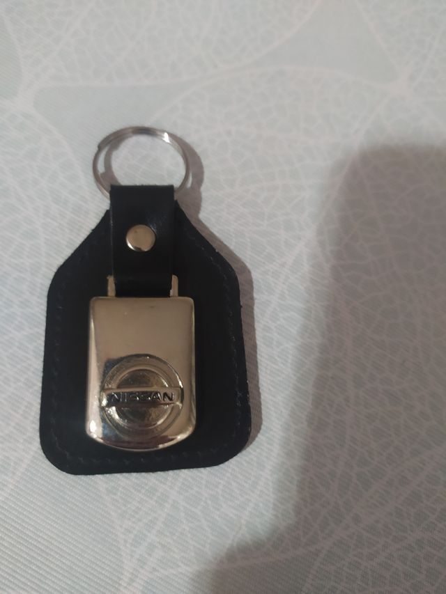 Llavero nissan