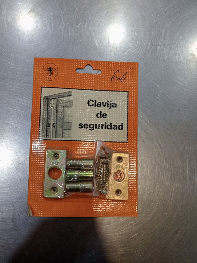 Clavija seguridad para bisagras.