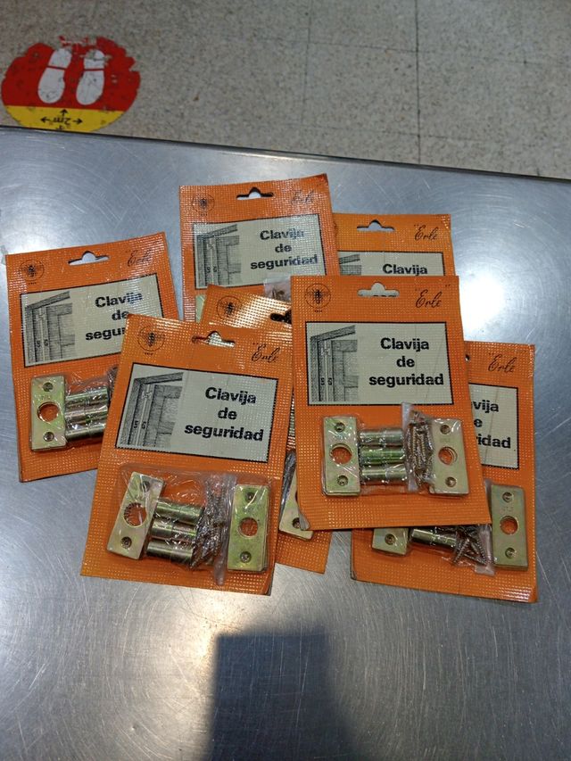 Clavija seguridad para bisagras.