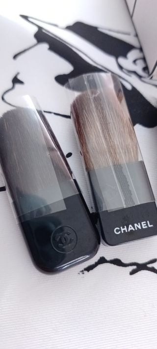 Chanel Profumino e pennelli