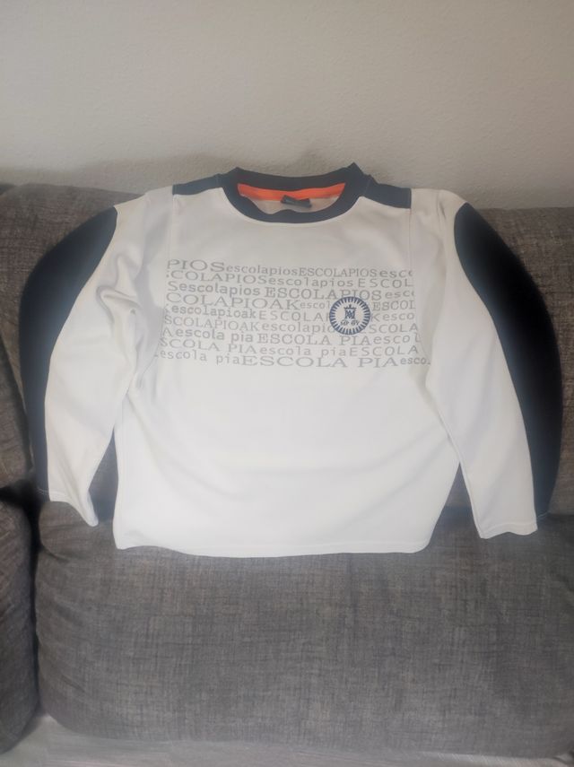 Uniforme deporte Escolapios