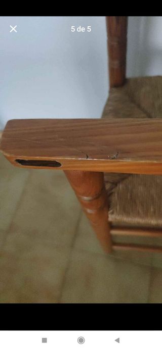 Trona de madera