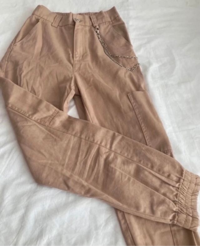 Pantalon militar cadena Pull and Bear