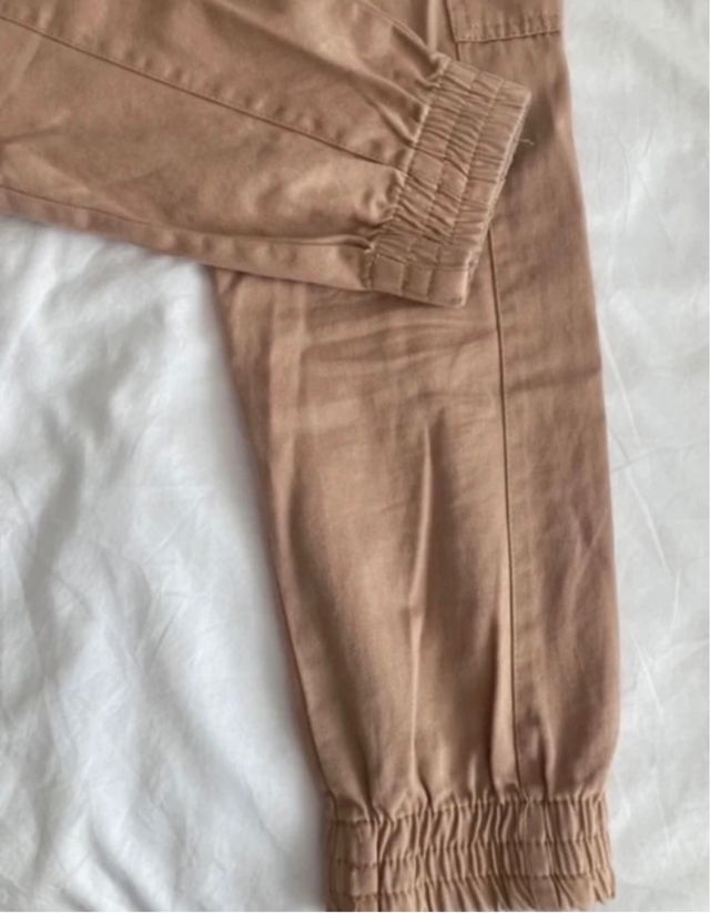 Pantalon militar cadena Pull and Bear