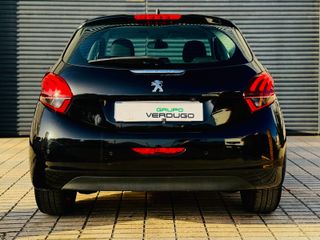 Peugeot 208 1.2L PureTech 82cv Signature