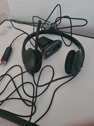 Cámara y auriculares con micrófono