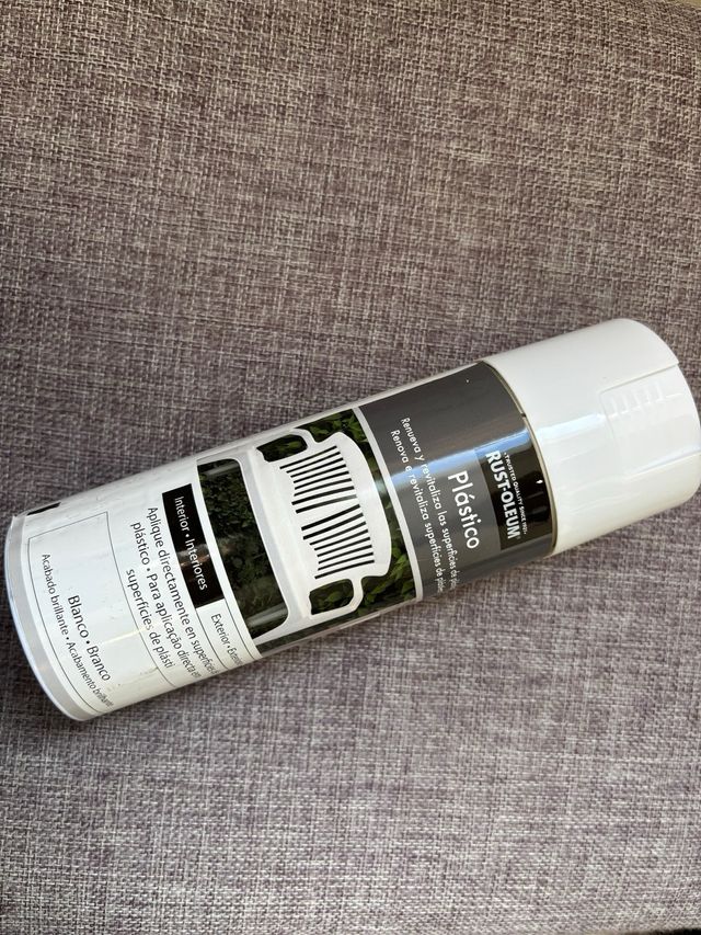 Pintura plástica en spray