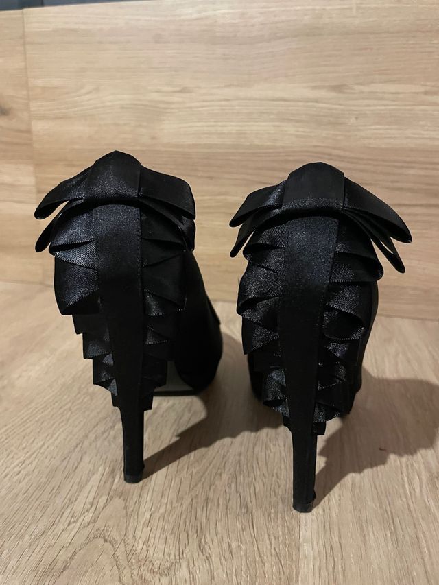 Zapato tacon alto con Lazos