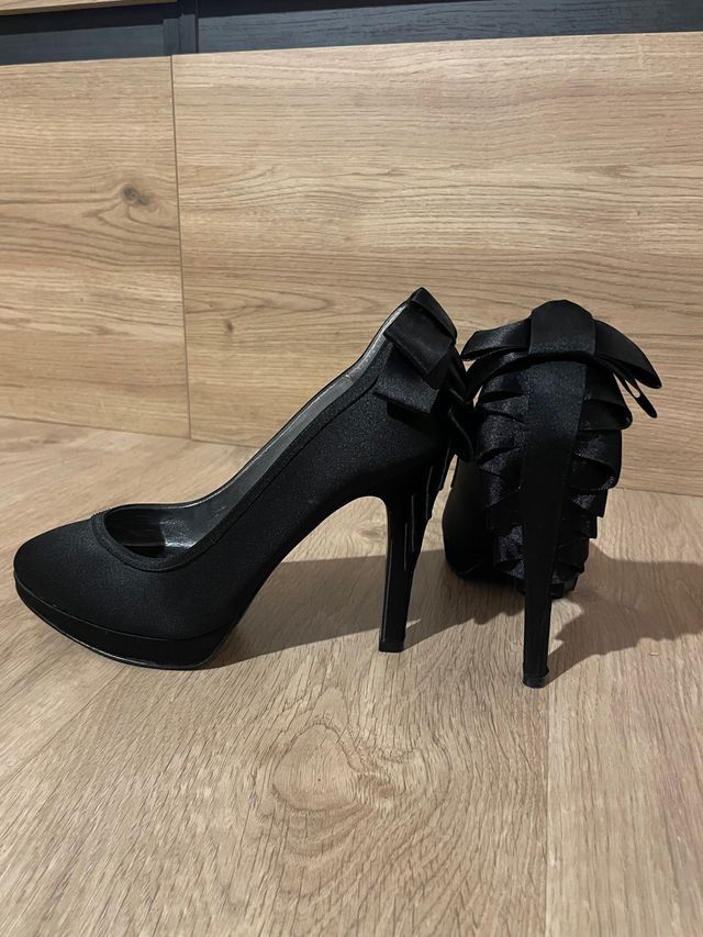 Zapato tacon alto con Lazos