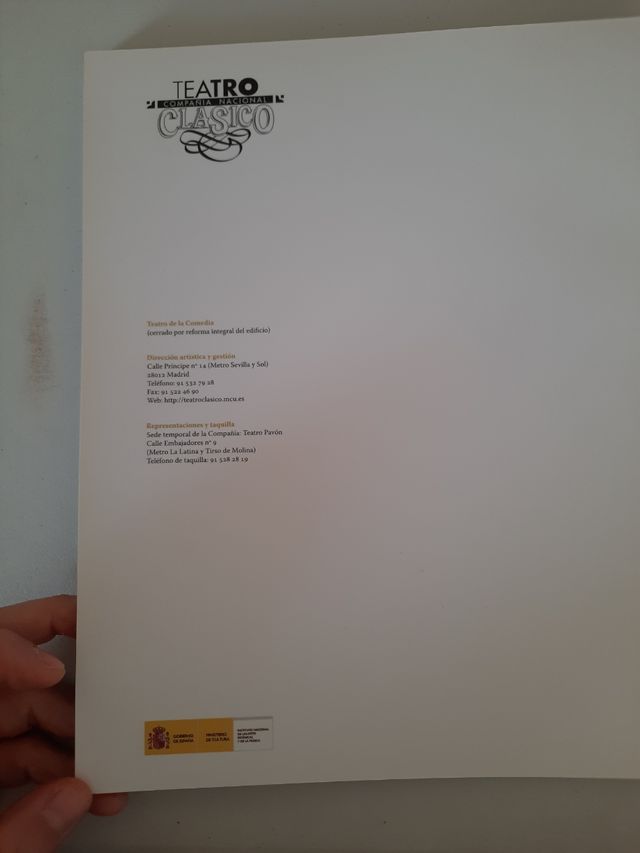 Las manos blancas no ofenden