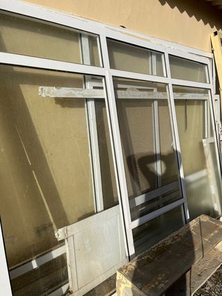 Juego dos cristaleras aluminio + puerta + rejas 