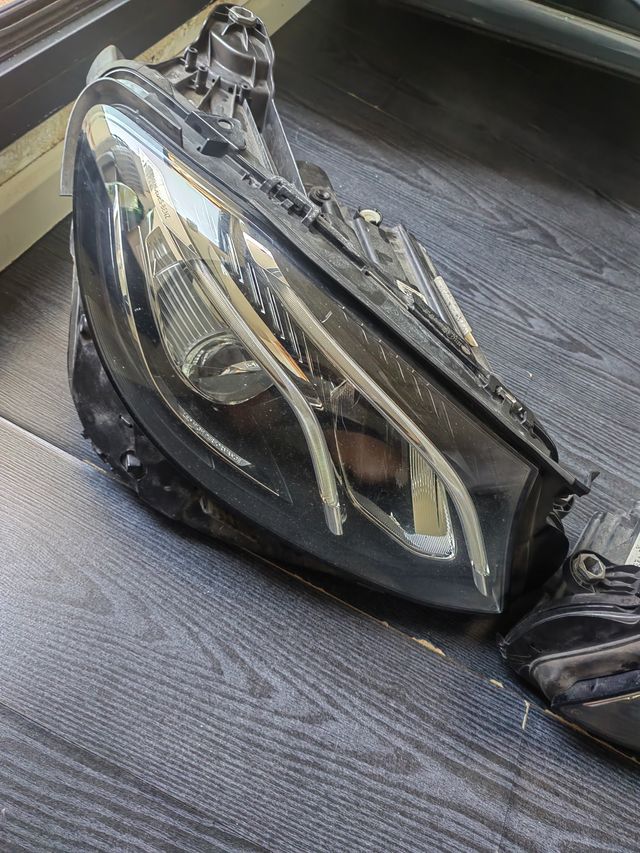 Faro mercedes clase E (coupe)