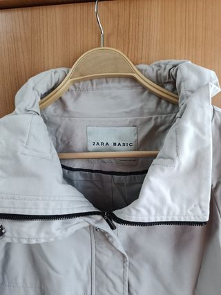MODA MUJER:GABARDINA DE ZARA. T/S. 10,80 EUROS