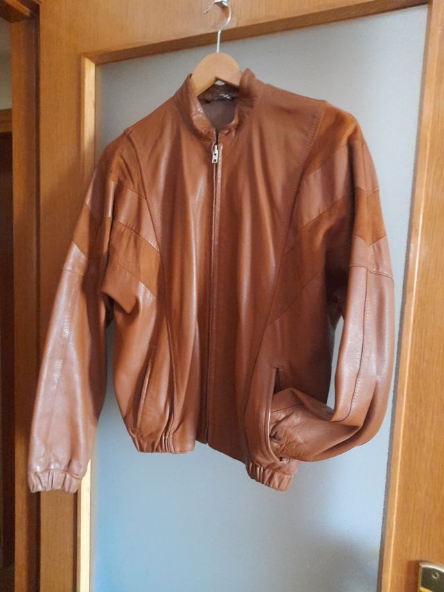 Cazadora de cuero y tiras de ante, color