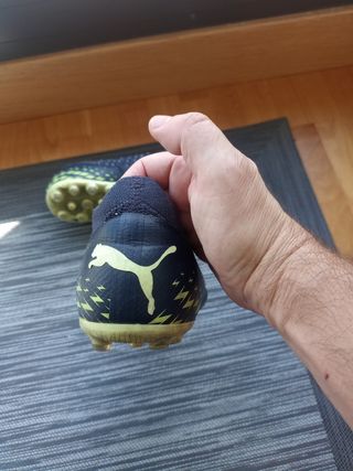 botas de fútbol talla 42