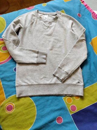 Sudadera gris