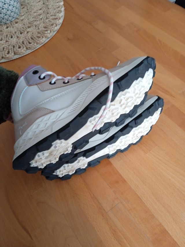 Zapatillas de montaña