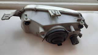 Faro derecho Fiat Punto
