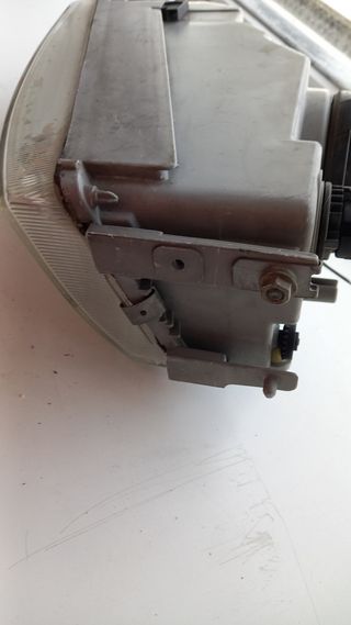 Faro derecho Fiat Punto