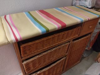 Mueble de plancha y almacenaje 