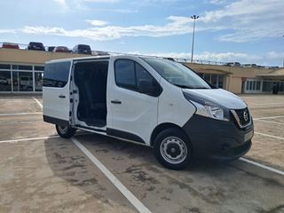 Nissan NV300 año 2018 9 plazas 