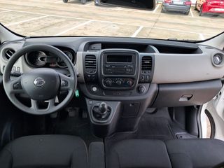 Nissan NV300 año 2018 9 plazas 