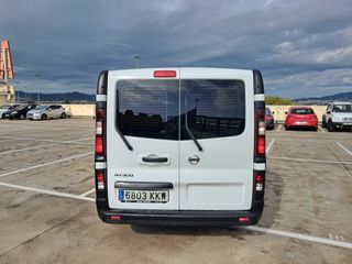 Nissan NV300 año 2018 9 plazas 