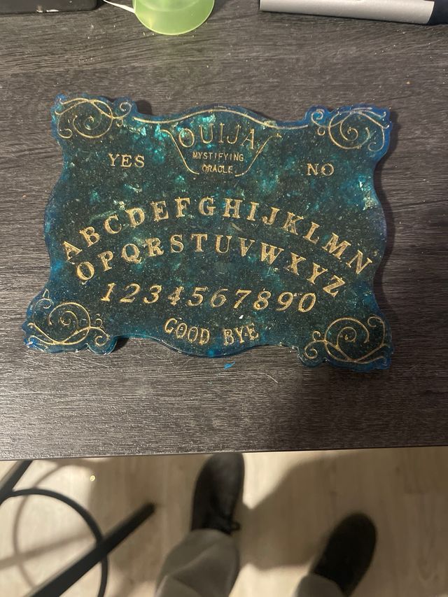 Tavole ouija in resina fatte a mano