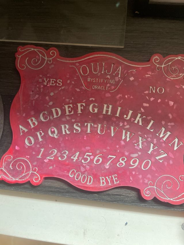 Tavole ouija in resina fatte a mano