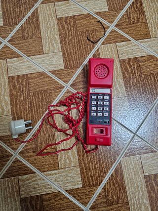 Telefono vintage rosso