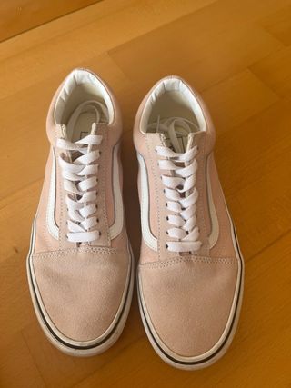 vans de color rosa pastel