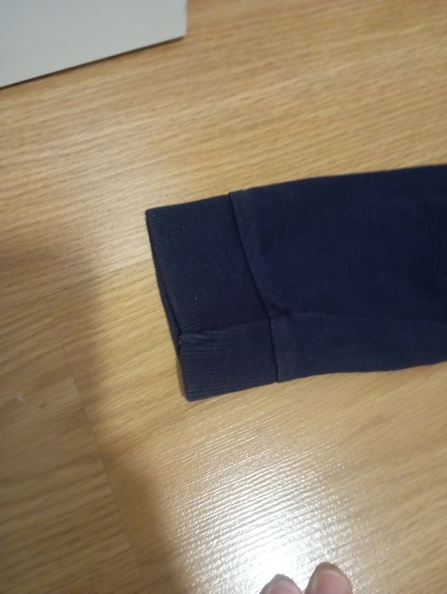 Polo Gocco azul marino y amarillo