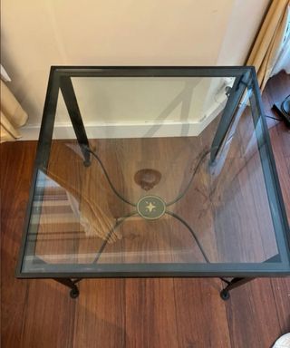 2 Tavoli: centrale e ausiliario in ferro battuto e vetro