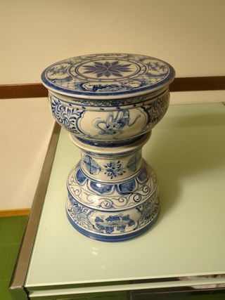 Sgabello vintage da giardino in ceramica