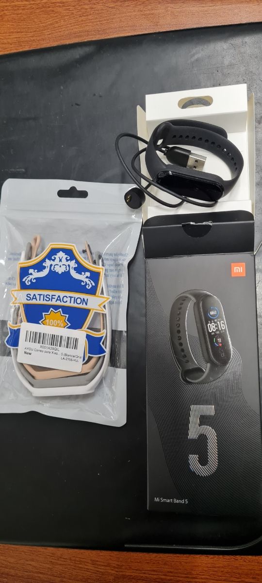 XIAOMI BAND 5 + 3 CORREAS NUEVAS