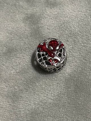 Charm Spiderman ciudad 