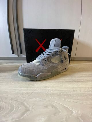 Jordan 4 x kaws