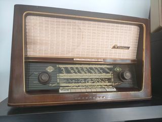 Antigua radio de válvulas Alemana
