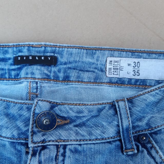 Jeans strappati Sisley size 30 e due omaggi