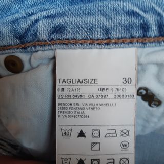 Jeans strappati Sisley size 30 e due omaggi