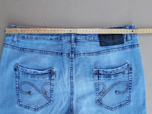 Jeans strappati Sisley size 30 e due omaggi