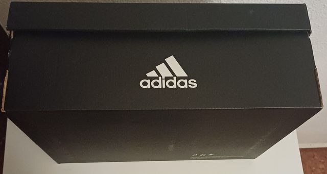 Caja ADIDAS talla 43