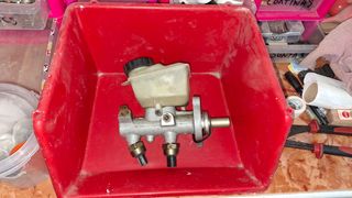 Bomba freno Volvo S60.