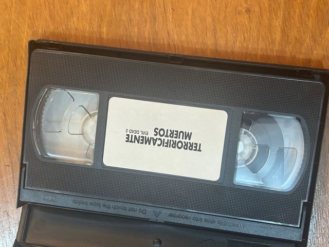 VHS Terroríficamente muertos