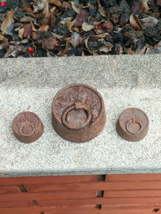 3 Pesos Ponderales Antiguos de Hierro para Balanza